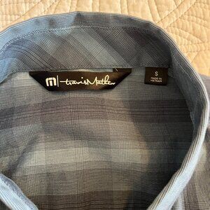 TRAVIS MATHEW SZ SMALL COTTON BLEND STRETCH SS CASUAL SHIRT